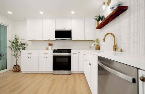 Huntington Beach House | 3-Bedroom Townhome in Huntington Beach with 1 Bedroom Downstairs