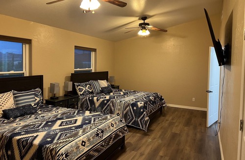 Apache Junction House | 3-Bedroom Villa with Pool, Spa and Mountain Views