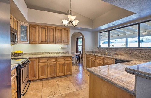 Westgreen Estates House | 3 Mi to Westgate: Desert Home w/Hot Tub in Peoria