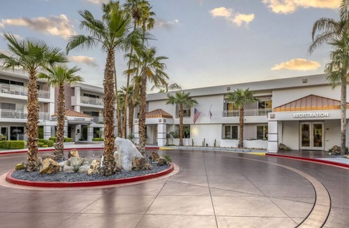 Canyon Corridor Resort | 3 Units | Breathtaking View With Balcony and Full Kitchen | Close to Aerial Tram