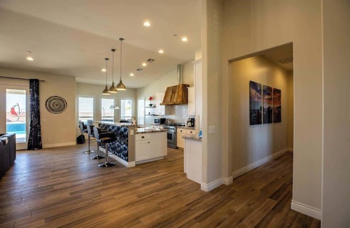 Foothills House | 3400 SqFt House 40Ft Heatable Pool/Spa- Strip View