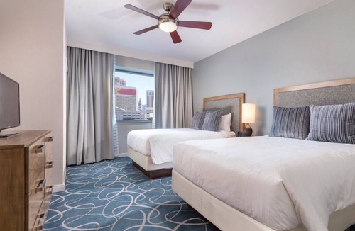 Las Vegas Resort | 3BD/2Bath - Gorgeous Desert Blue Resort in Las Vegas! Deluxe Unit!