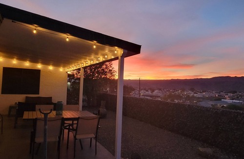 Bullhead City House | 3BR/2BA Family home- Pet Friendly, Under 1 mile to Boat Ramp
