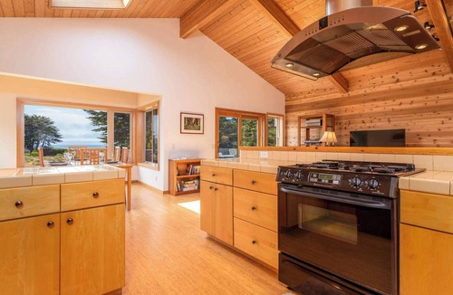 Sea Ranch House | 3BR w/EV Charger & Ocean View, Near Shell Beach!