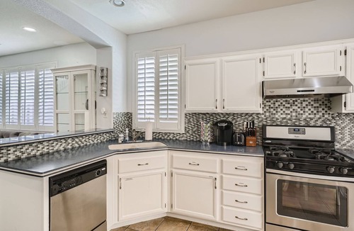 Spring Valley Villa | 3BR w/GameRoom Loft + Pool | 10 Min to Strip!
