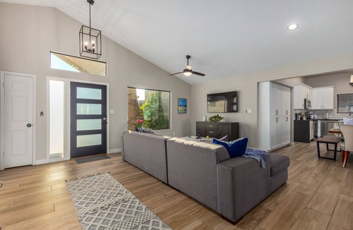 Knoell Scottsdale House | 3BR w heated pool, putting green, fire pit!