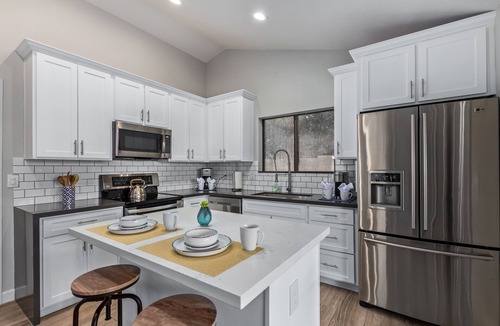 Knoell Scottsdale House | 3BR w heated pool, putting green, fire pit!
