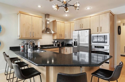 Brian Head Apartment | 3min Walk to Ski Lift*Hot Tub*Epic Kids Room*Views