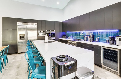 Spring Valley House | 4,300-Sq-Ft Villa in West Vegas w/Pool & Games!