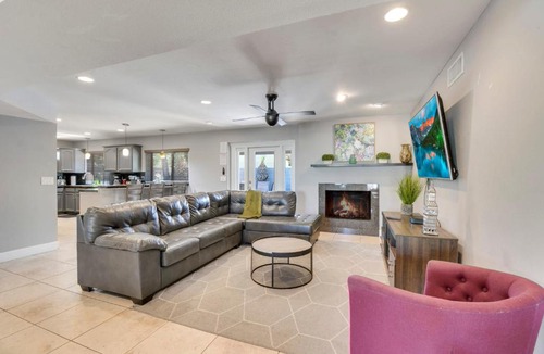 Trails North House | 4 bdr, Two Master suite, billiards & desert oasis pool