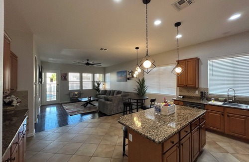 Rovey Farm Estates House | 4-bedroom house in lovely Glendale with WiFi, AC 5 minutes From Westgate