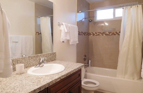 Spring Valley House | 4 Bedroom V Home Close to Strip
