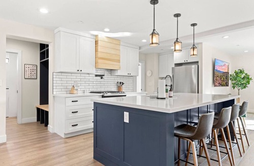 Cavalier Vista House | 4 BR Old Town Home | Pool Heating | Chefs Kitchen