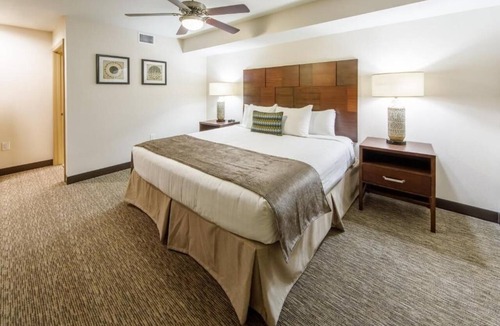 North Scottsdale Hotel | 4 Spacious Villas with Full Kitchen & Balcony l Splash Pool & Resort Amenities