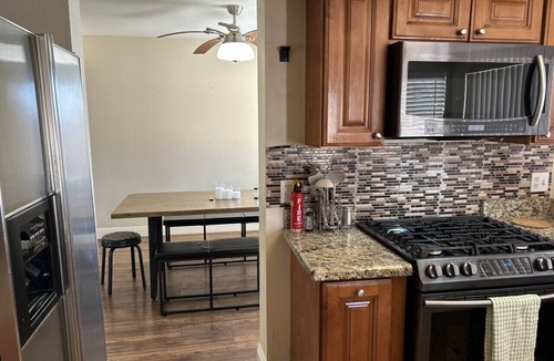 Chinatown House | 4bdrm 3 miles-Convention Center/Strip 2kings Games