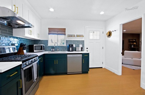 Alhambra House | 4BR Casa Chillambra + EV Charger #TravelSGV