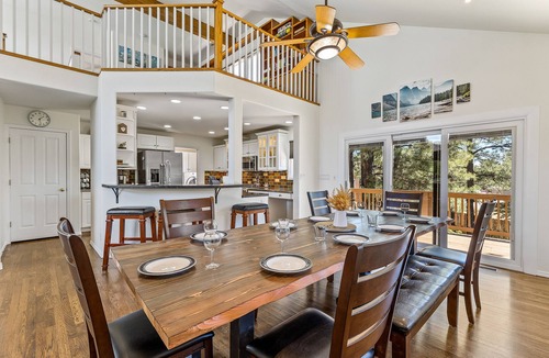 Flagstaff House | 4BR Flagstaff lodge w hot tub, EV charger