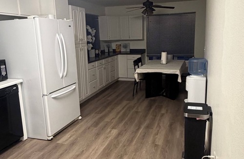 Green Valley North House | 4BR Retreat 15 from the Strip 5 Beds Fully Furnished Perfect for extended Stays