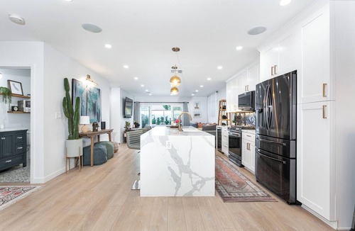 Westchester House | 4BR retreat with private pool & Spa minutes from Sofi, LAX and beaches.