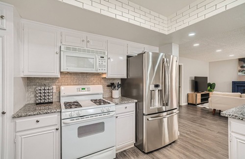 Spring Valley Villa | 4BR w/GameRoom and Heated Pool 10 Min to Strip!