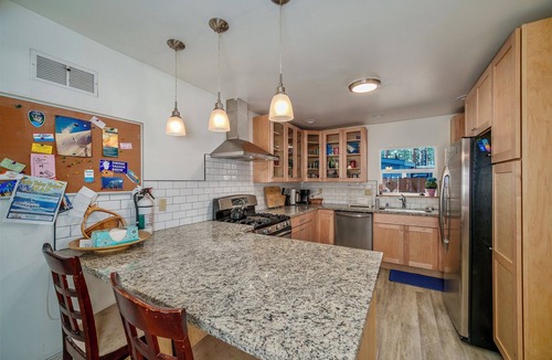 Al Tahoe House | 4th of July Available! Al Tahoe Cabin-Vintage Meets Modern