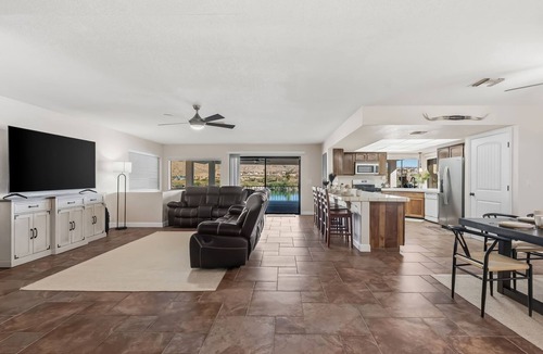 Holiday Shores House | 5 BDR Riverfront Home Escape in Bullhead City-Laughlin
