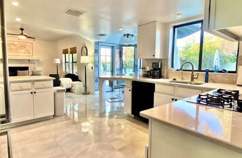 Val Vista Lakes House | 5 bedroom house in Val Vista Lakes with large yard