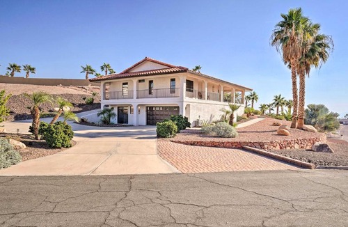 Havasu Foothill Estates House | 5 Mi to London Bridge: Stunning Escape w/Hot Tub