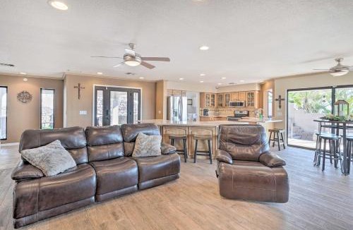Havasu Foothill Estates House | 5 Mi to London Bridge: Stunning Escape w/Hot Tub