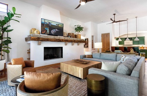 Historic Tennis Club House | 5BR Luxury Villa w Pool & Mountain Views