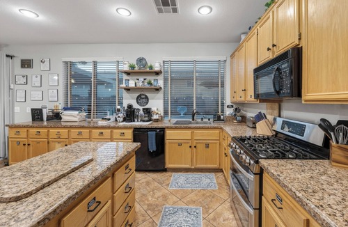 Gibson Springs House | 5BR Spacious Family Retreat with Pool, Spa, & Games - Close to Strip and Shops