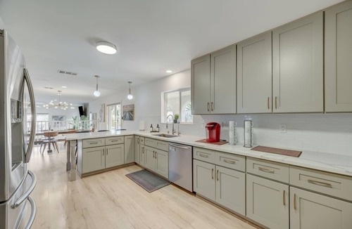 Las Vegas Villa | 5BR w/Pickleball &GameRoom &Pool -10 Min to Strip