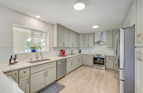 Las Vegas Villa | 5BR w/Pickleball &GameRoom &Pool -10 Min to Strip