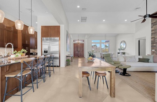 Las Vegas House | 6 bedroom 6 car garage rental