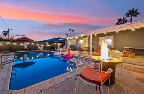 Healy's Dutchtown House | 6 BR! Heated Pool, Hot Tub, Arcade