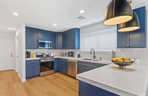 MacDonald Highlands House | 6BDRM Amazing Game Room+Heated Pool+3KING/4QUEEN