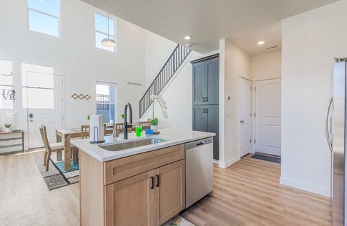 West Jordan Cottage | 7773 Owens View
