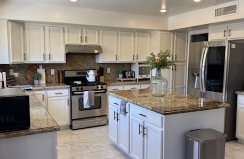 Canyon Trails House | 7BR Sleeps 16+ POOL Games BBQ Family-Friends-Corporate-RETREAT