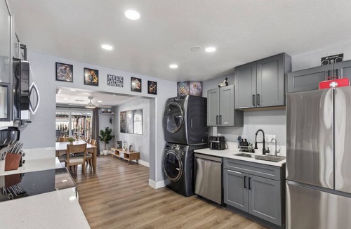 North Las Vegas House | 8BR 5BA Retro Vegas w/Guitar Golf, BBQ, WaveGazebo