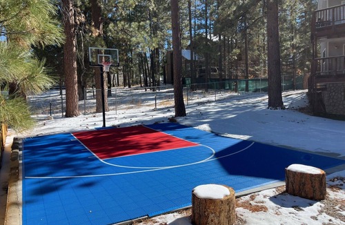 Fox Farm House | 9 Bedroom, 13 Beds - 2 Gamerooms, Basketball & Golf