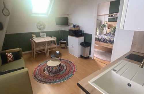 Claude Decaen Apartment | A cocoon in the presbytery (with private parking)