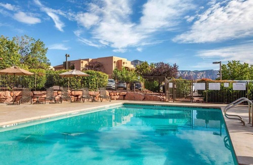 West Sedona Hotel | A Haven of Serenity! Full Kitchen, Outdoor Swimming Pool, Free Parking!