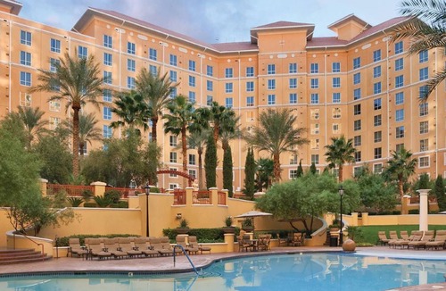 Las Vegas Condo | A Mediterranean-style vacation retreat immediately adjacent to Formula1 Paddock