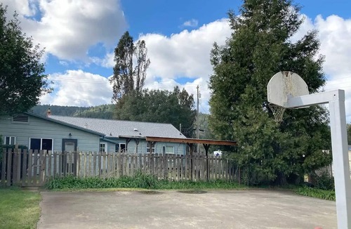 Boonville House | A mid-century ranch home for your next Northern California getaway