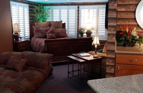 Bakersfield House | A Treasure in the middle of Bakersfield Wi-Fi Pet Friendly