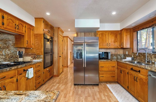 Glencoe Cabin | Aarovan- Pet Friendly, game room