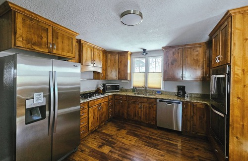 La Verkin House | Adorable 2 Bedroom Home - Minutes from ZION National Park
