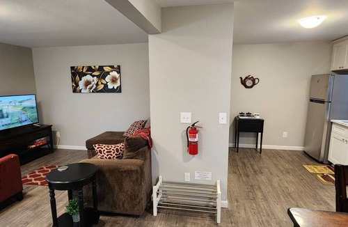 Longview House | Adorable Cozy Remodeled Home