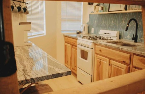 Barelas House | Agave Tiny House@Cactus Flower+Private Hot Tub+Pet Friendly!