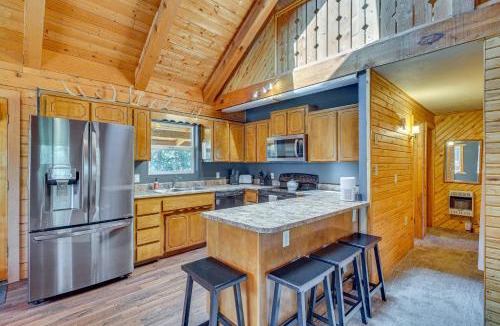 Alpine House | Alpine Cabin w/Deck: 3 Mi to Luna Lake!